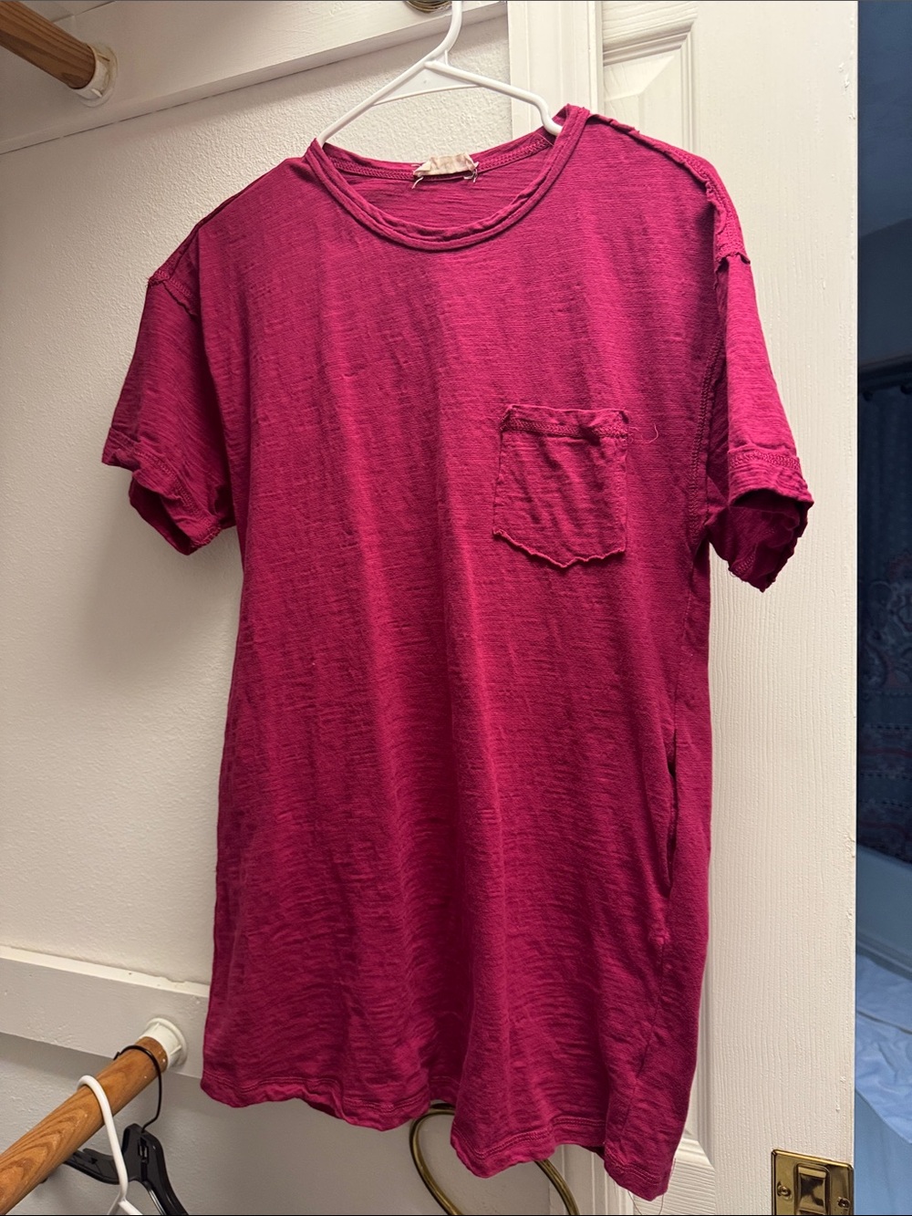 Women's Short Sleeve Pocket Tee in Deep Magenta